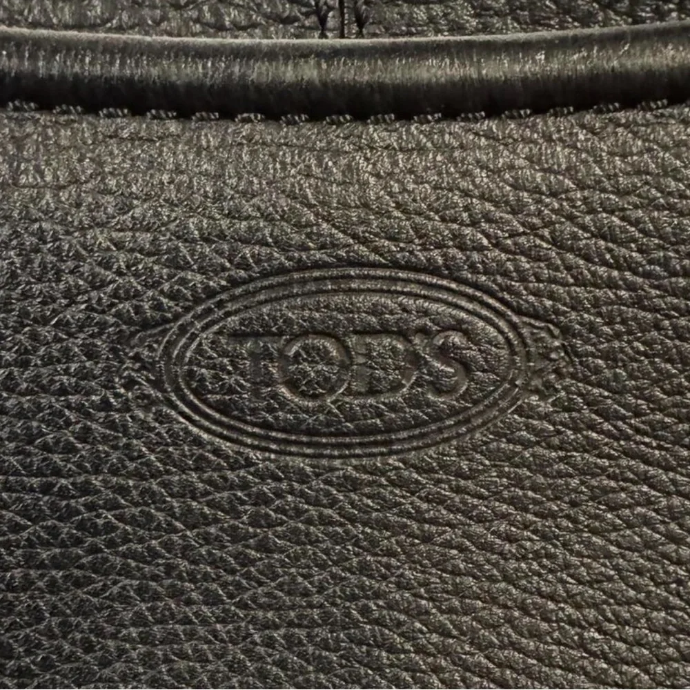 Tod’s Black Leather Shoulder Bag